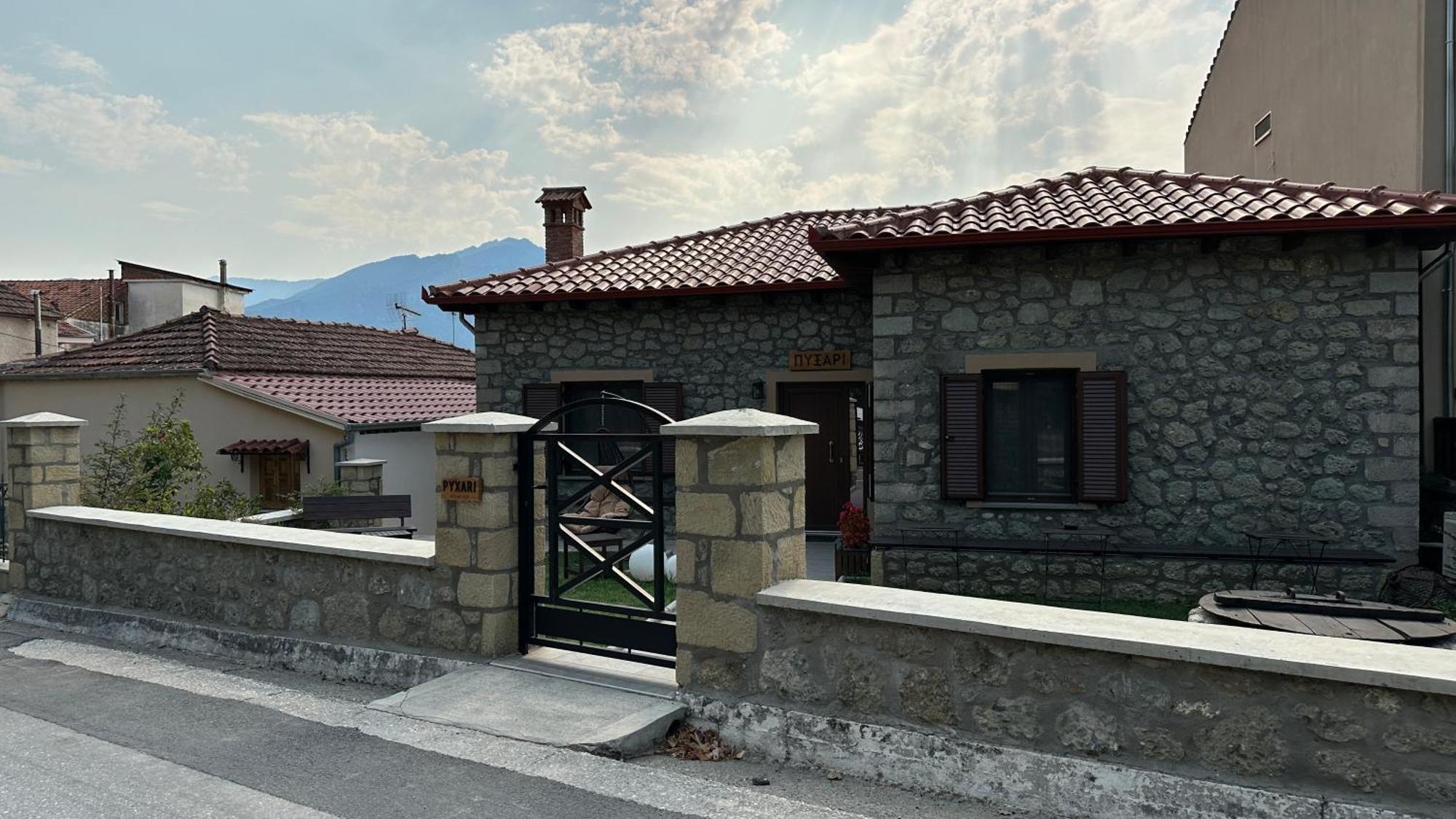 Guesthouse Pyxari カランバカ エクステリア 写真